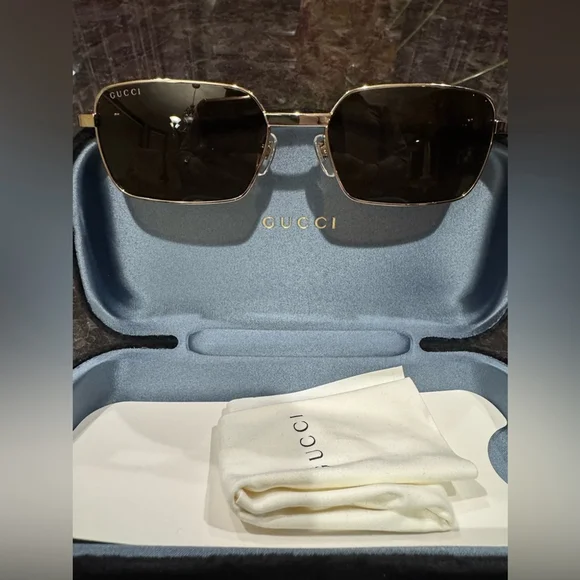 Gucci Gold Sunglasses - Picture 5 of 11